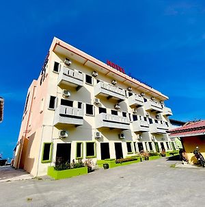 Hotel&Chalet Sportfishing PNK Teluk Bahang Batu Feringgi Exterior photo