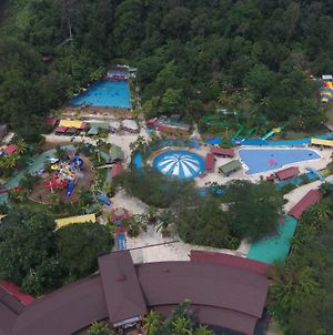 Bukit Merah Laketown Resort Taiping Exterior photo
