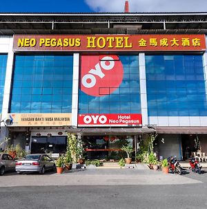 Super Oyo 1114 Neo Pegasus Hotel Segamat Exterior photo