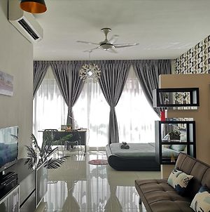 Regalia Residence By Jx Studio Kuala Lumpur Exterior photo