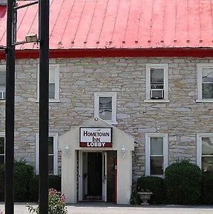 Hometown Inn Staunton Greenville Exterior photo
