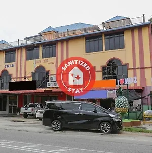 Oyo 90441 Cz Traveler'S Hotel Pasir Puteh Exterior photo