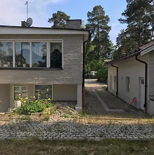 Charming Studio Flat In Sollentuna, Stockholm Exterior photo