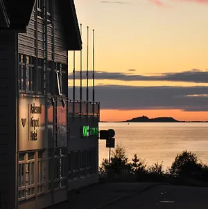 Aalesund Airport Hotel Ytterland Exterior photo