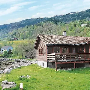 Three-Bedroom Holiday Home In Nordfjordeid 2 Heggjafrislia Exterior photo