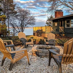 Renovated And Cozy Cottage On Cayuga Lake Wine Trail Seneca Falls Exterior photo